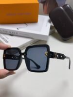 Louis Vuitton 2024 New Unisex Anti-UV Sunglasses - Image 9