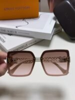 Louis Vuitton 2024 New Unisex Anti-UV Sunglasses - Image 7