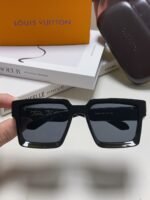 LOUIS VUITTON Sunglasses - Image 8