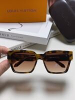 LOUIS VUITTON Sunglasses - Image 8