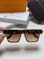 LOUIS VUITTON Sunglasses - Image 7