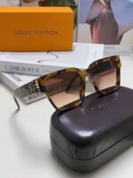 LOUIS VUITTON Sunglasses - Image 4