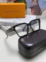 LOUIS VUITTON Sunglasses - Image 4