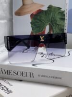 Louis Vuitton 2024 new metal square one-piece sunglasses for men and women - Image 10