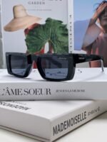 Prada 24-year new three-dimensional square frame sunglasses