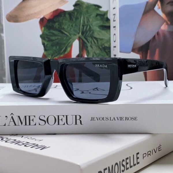 Prada 24-year new three-dimensional square frame sunglasses