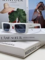 Prada 24-year new three-dimensional square frame sunglasses