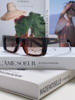 Prada 24-year new three-dimensional square frame sunglasses
