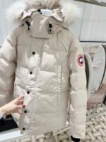 𝘾𝘼𝙉𝘼𝘿𝘼 𝙂𝙊𝙊𝙎𝙀 Wyndham series unisex down jacket - Image 5