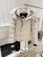 𝘾𝘼𝙉𝘼𝘿𝘼 𝙂𝙊𝙊𝙎𝙀 Wyndham series unisex down jacket - Image 2