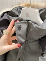 𝘾𝘼𝙉𝘼𝘿𝘼 𝙂𝙊𝙊𝙎𝙀 Wyndham series unisex down jacket - Image 15