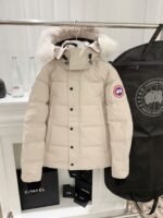 𝘾𝘼𝙉𝘼𝘿𝘼 𝙂𝙊𝙊𝙎𝙀 Wyndham series unisex down jacket - Image 7