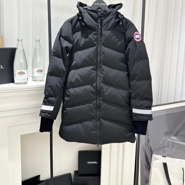 𝘾𝘼𝙉𝘼𝘿𝘼 𝙂𝙊𝙊𝙎𝙀 Down jacket