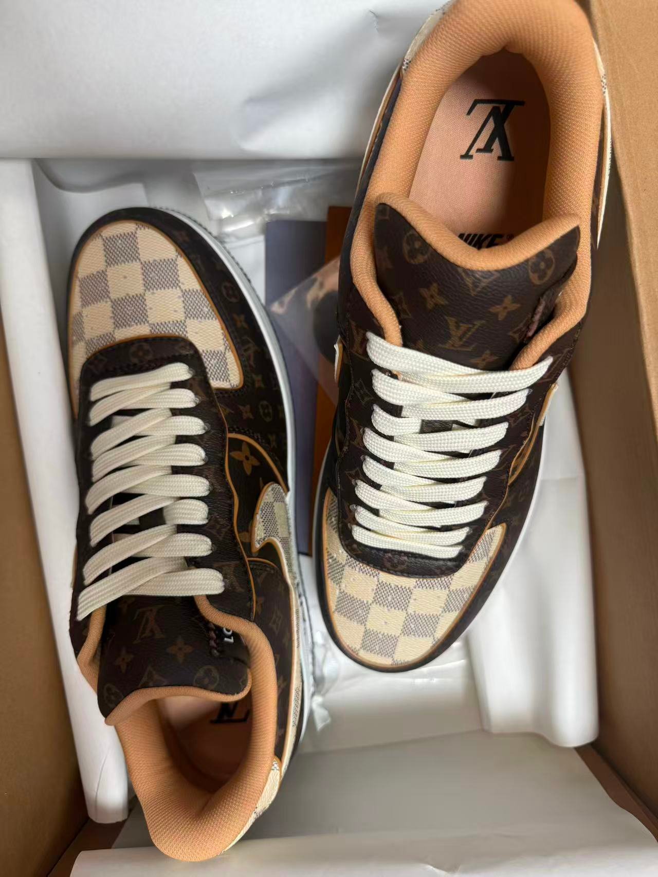 LOUIS VUITTON x NIKE AIR FORCE 1 Sneaker photo review