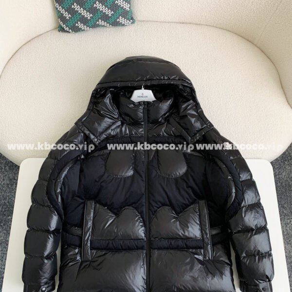 Moncler x Batman Collaboration; Jointlyissued Solander series down jacket