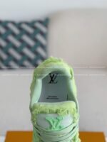 LOUIS VUITTON TRAINER SNEAKERS - Image 7