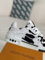 LOUIS VUITTON TRAINER SNEAKERS - Image 9