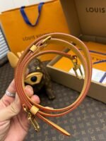 Louis Vuitton's new season POOCH BAGhandbag M12617, fully handmade with afull set of counter packaging! Size: 28*19*18cm - Image 20