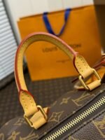 Louis Vuitton's new season POOCH BAGhandbag M12617, fully handmade with afull set of counter packaging! Size: 28*19*18cm - Image 15