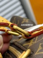 Louis Vuitton's new season POOCH BAGhandbag M12617, fully handmade with afull set of counter packaging! Size: 28*19*18cm - Image 14