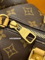 Louis Vuitton's new season POOCH BAGhandbag M12617, fully handmade with afull set of counter packaging! Size: 28*19*18cm - Image 11