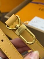 Louis Vuitton's new season POOCH BAGhandbag M12617, fully handmade with afull set of counter packaging! Size: 28*19*18cm - Image 10