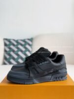 LOUIS VUITTON TRAINER SNEAKERS - Image 2