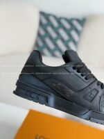 LOUIS VUITTON TRAINER SNEAKERS - Image 10