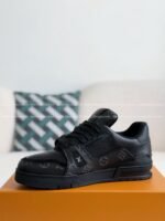LOUIS VUITTON TRAINER SNEAKERS - Image 12