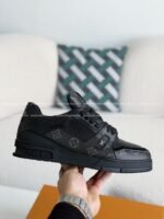 LOUIS VUITTON TRAINER SNEAKERS - Image 10