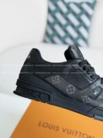 LOUIS VUITTON TRAINER SNEAKERS - Image 9