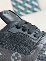 LOUIS VUITTON TRAINER SNEAKERS - Image 4