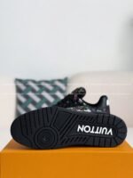 LOUIS VUITTON SNEAKER - Image 11