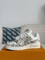 LOUIS VUITTON TRAINER SNEAKERS - Image 11