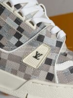 LOUIS VUITTON TRAINER SNEAKERS - Image 4