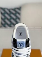 LOUIS VUITTON TRAINER SNEAKERS - Image 9