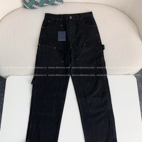 Louis Vuitton FW23 Costumes