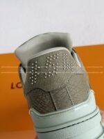 LOUIS VUITTON TRAINER SNEAKERS - Image 4