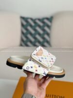 LOUIS VUITTON x MURAKAMI Leather Flip Flops - Image 8