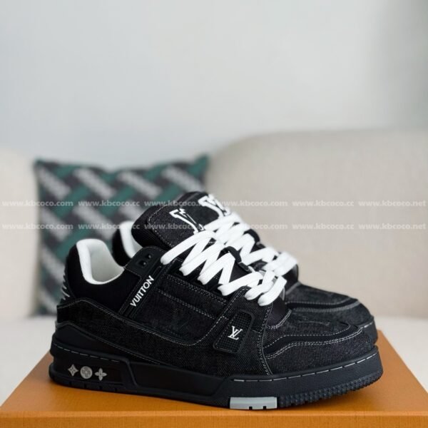 LOUIS VUITTON TRAINER SNEAKERS