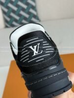 LOUIS VUITTON TRAINER SNEAKERS - Image 4