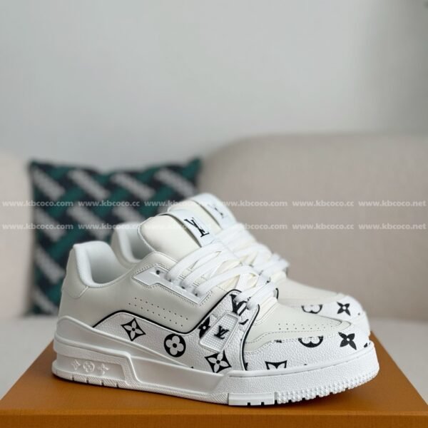 LOUIS VUITTON TRAINER SNEAKERS