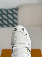 LOUIS VUITTON TRAINER SNEAKERS - Image 7