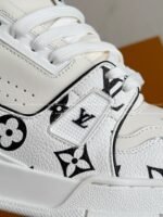LOUIS VUITTON TRAINER SNEAKERS - Image 5