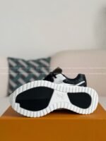 LOUIS VUITTON RUN AWAY CASUAL SHOES - Image 8