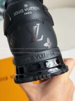 LOUIS VUITTON RUN AWAY CASUAL SHOES - Image 4