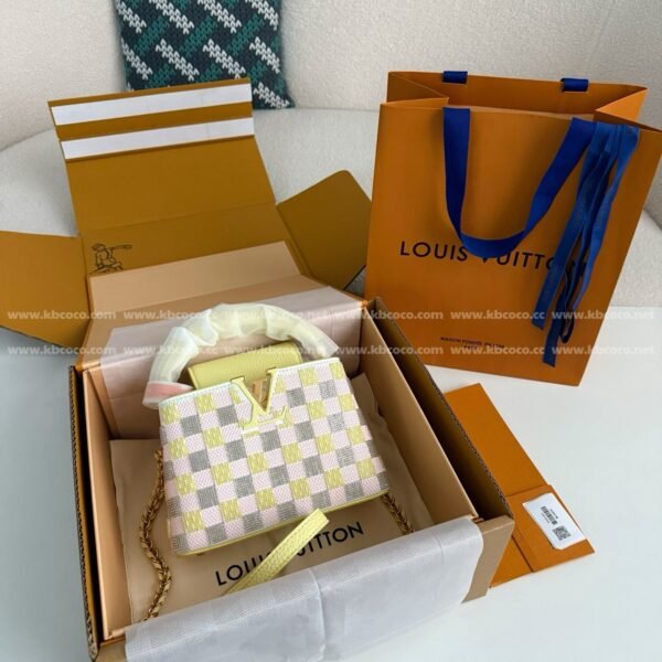 Louis Vuitton NEW Capucines BBHandbag M24809， size:21*14*8cm