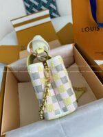 Louis Vuitton NEW Capucines BBHandbag M24809， size:21*14*8cm - Image 14