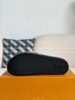 LOUIS VUITTON SLIPPERS - Image 9