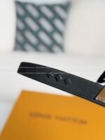 LOUIS VUITTON SLIPPERS - Image 7